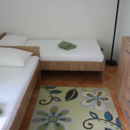 Pavo Apartmán