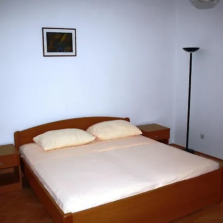 Pavo Apartman *